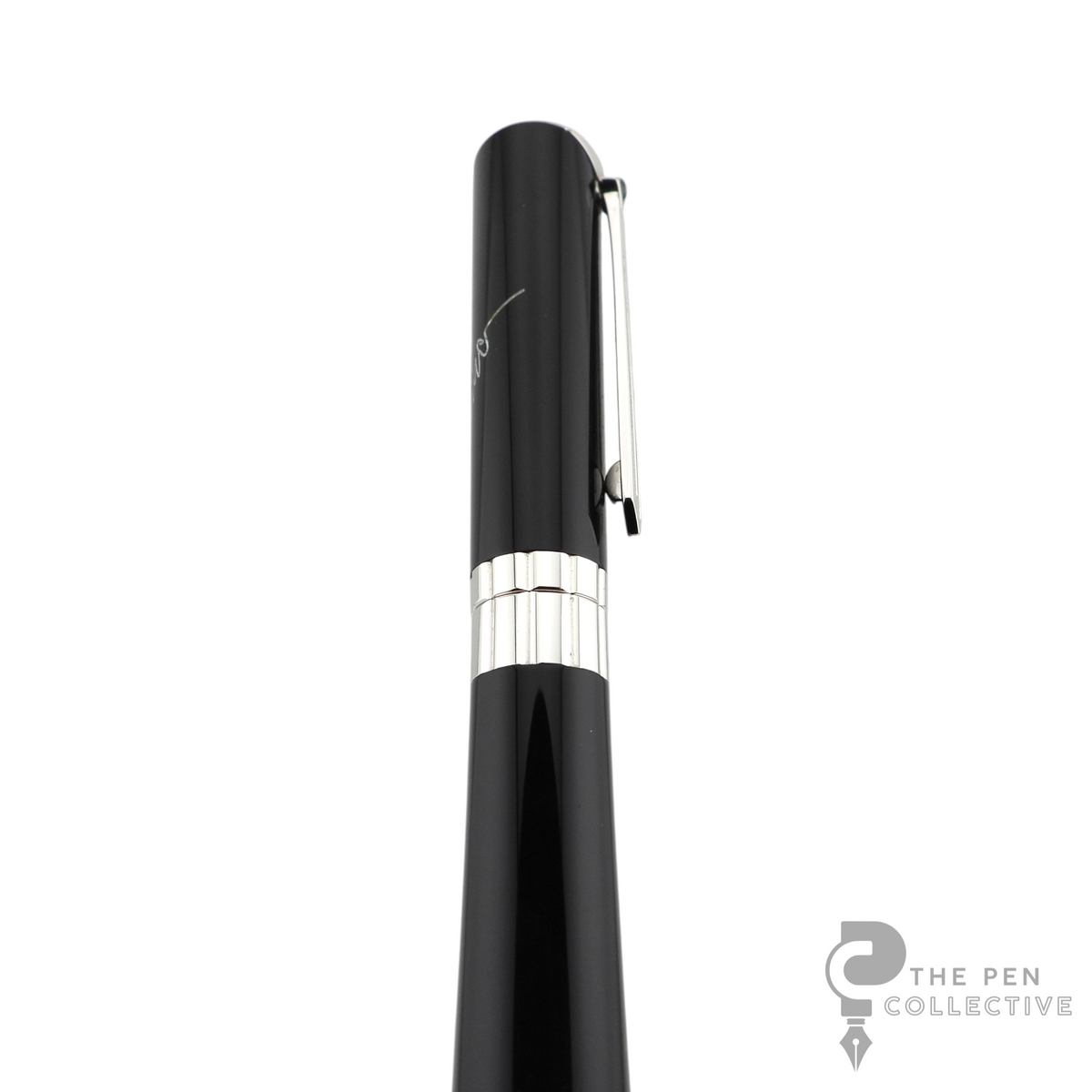 The Pen Collective Montblanc Muses Marlene Dietrich fountain pen in black resin with platinum clip and cap engraving.